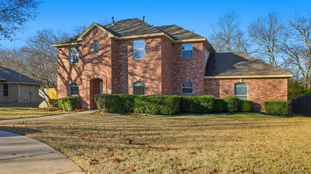 $290,900 | 408 Channel View Court, DeSoto, TX 75115