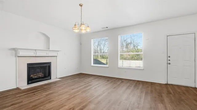 $290,900 | 408 Channel View Court, DeSoto, TX 75115