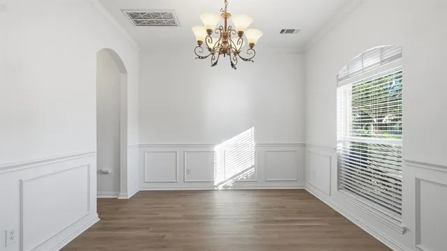 $290,900 | 408 Channel View Court, DeSoto, TX 75115