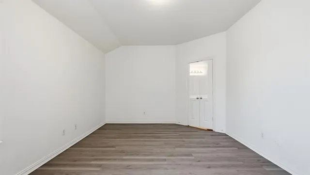 $290,900 | 408 Channel View Court, DeSoto, TX 75115