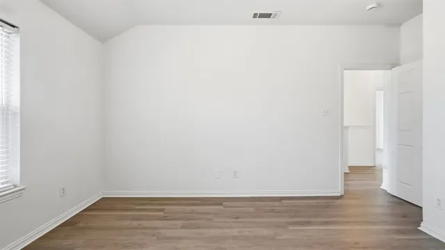 $290,900 | 408 Channel View Court, DeSoto, TX 75115