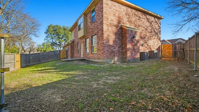 $290,900 | 408 Channel View Court, DeSoto, TX 75115