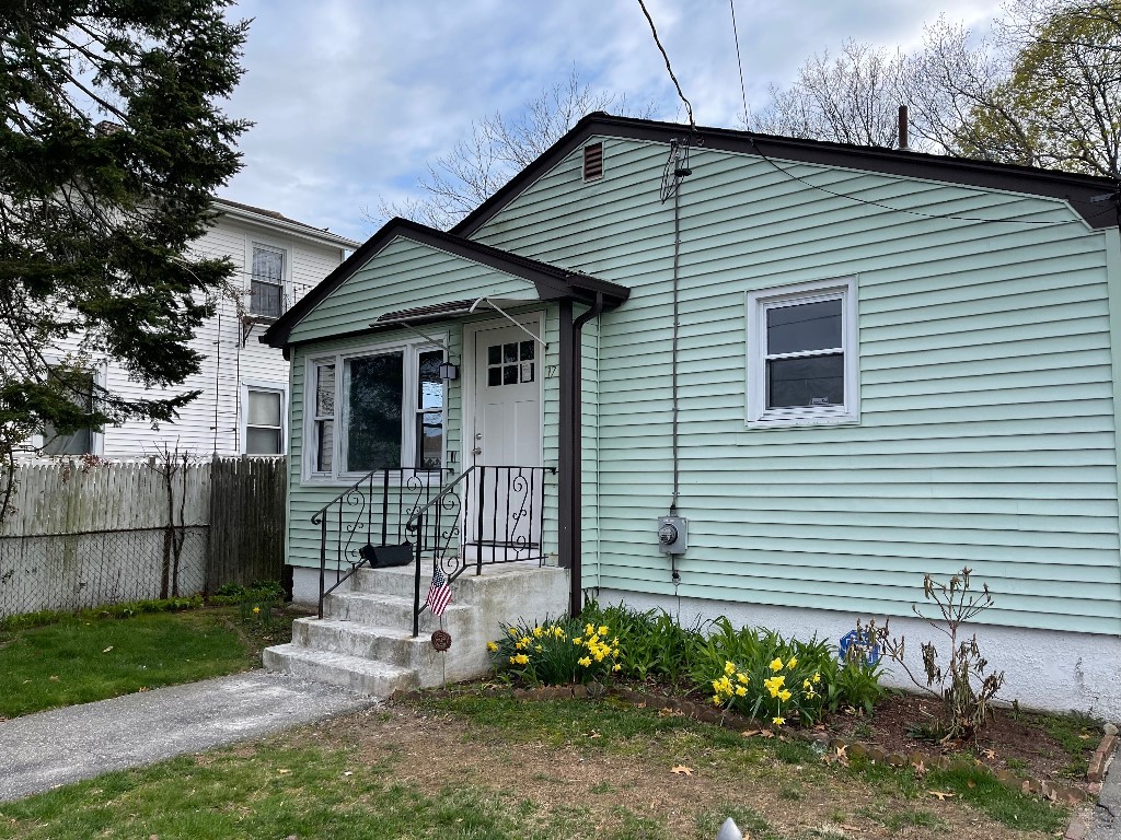 17 Day Street Pawtucket, RI 02860 - Photo 2 of 25