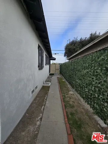 $2,450 | 3340 West Imperial Highway, Inglewood, CA 90303