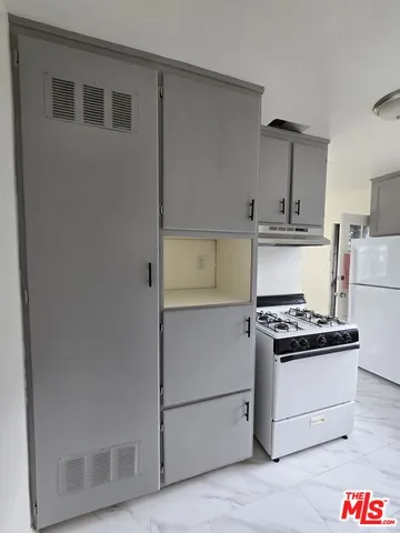 $2,450 | 3340 West Imperial Highway, Inglewood, CA 90303