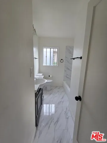 $2,450 | 3340 West Imperial Highway, Inglewood, CA 90303