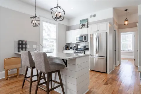 $2,250 | 826 Ponce De Leon Place Northeast, Unit ONE, Atlanta, GA 30306