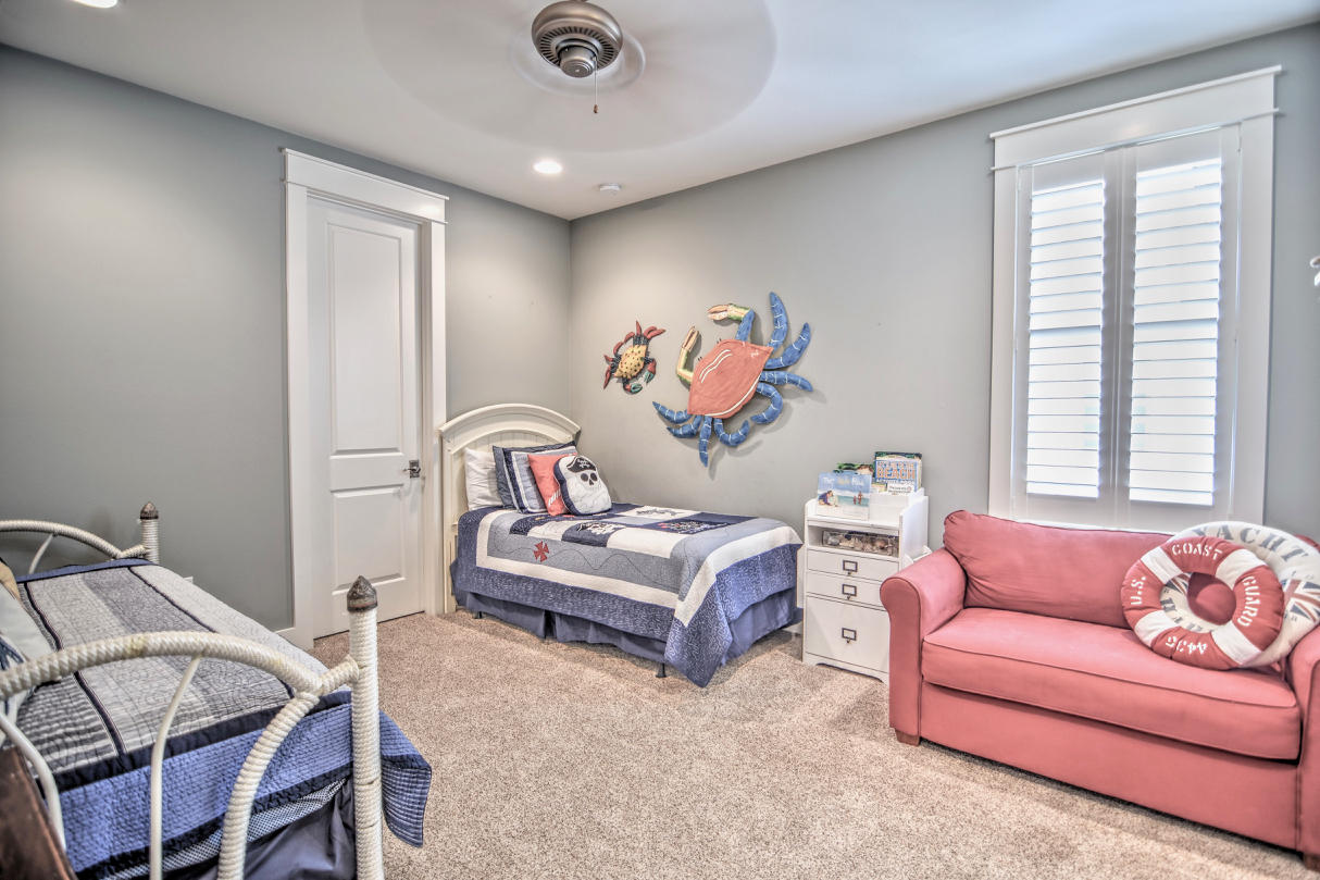 147 Jack Knife Drive Watersound, FL 32461 - Photo 16 of 42 a living room with furniture