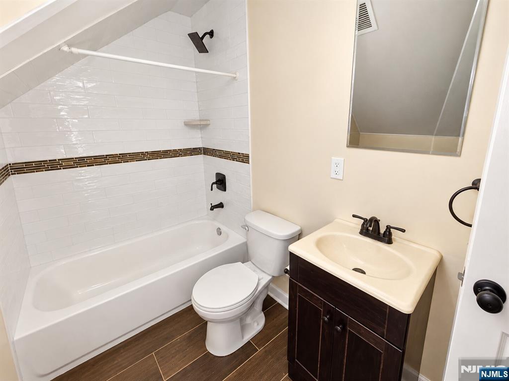 27 High Street, Unit 2 Ridgewood, NJ 07450 - Photo 9 of 12 Gallery Image 9