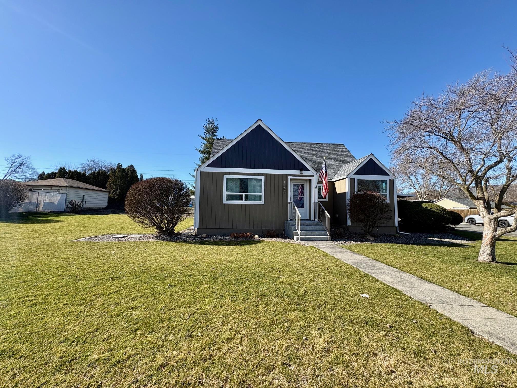 1302 4th Street Clarkston, WA 99403 - Photo 1 of 27