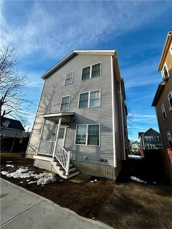 $2,600 | 375 Public Street, Unit 3, Providence, RI 02905