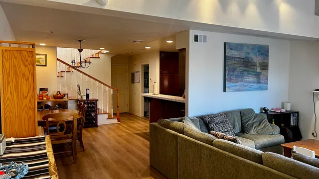 $1,049,000 | 4264 Carpinteria Avenue, Unit 5, Carpinteria, CA 93013