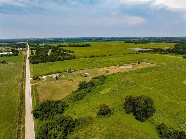 $235,000 | 10147 West 18th Highway, Clinton, MO 64735