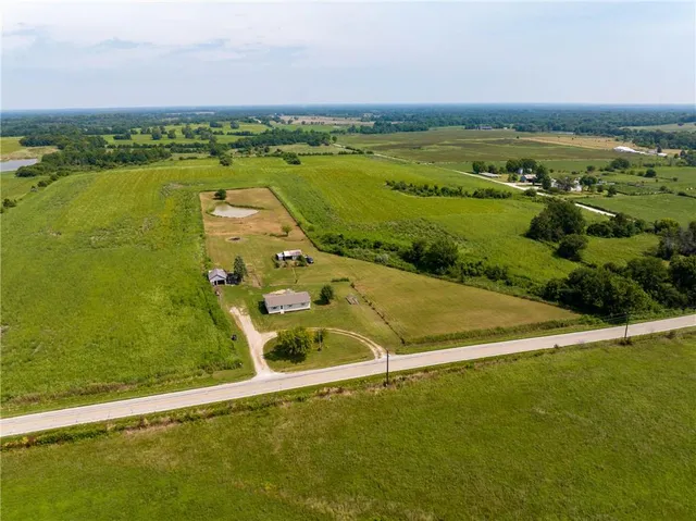 $235,000 | 10147 West 18th Highway, Clinton, MO 64735