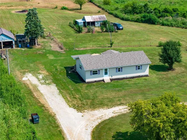 $235,000 | 10147 West 18th Highway, Clinton, MO 64735