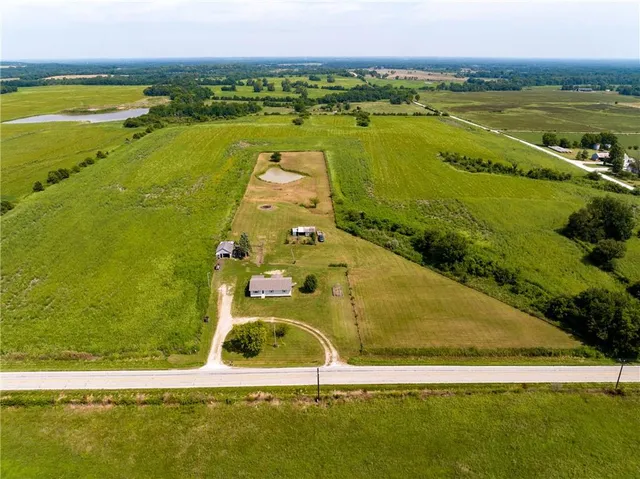 $235,000 | 10147 West 18th Highway, Clinton, MO 64735