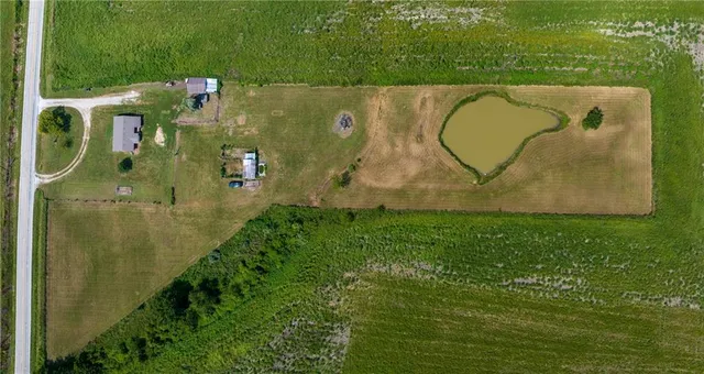 $235,000 | 10147 West 18th Highway, Clinton, MO 64735