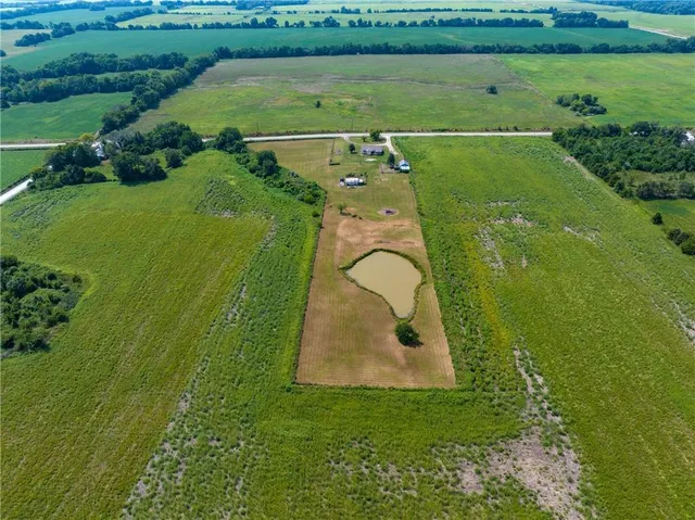 $235,000 | 10147 West 18th Highway, Clinton, MO 64735