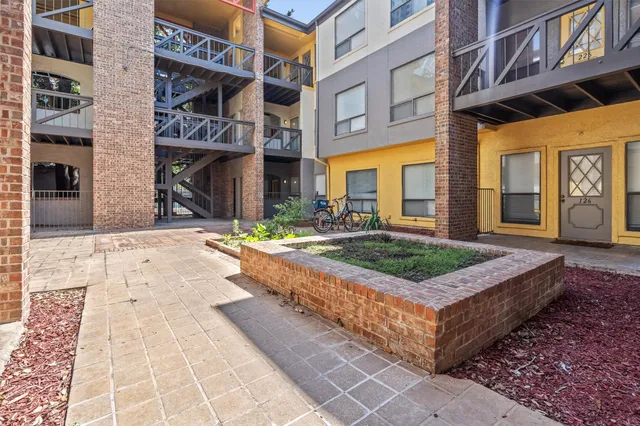 $368,000 | 806 West 24th Street, Unit 326, Austin, TX 78705