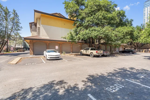 $368,000 | 806 West 24th Street, Unit 326, Austin, TX 78705
