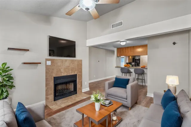 $368,000 | 806 West 24th Street, Unit 326, Austin, TX 78705