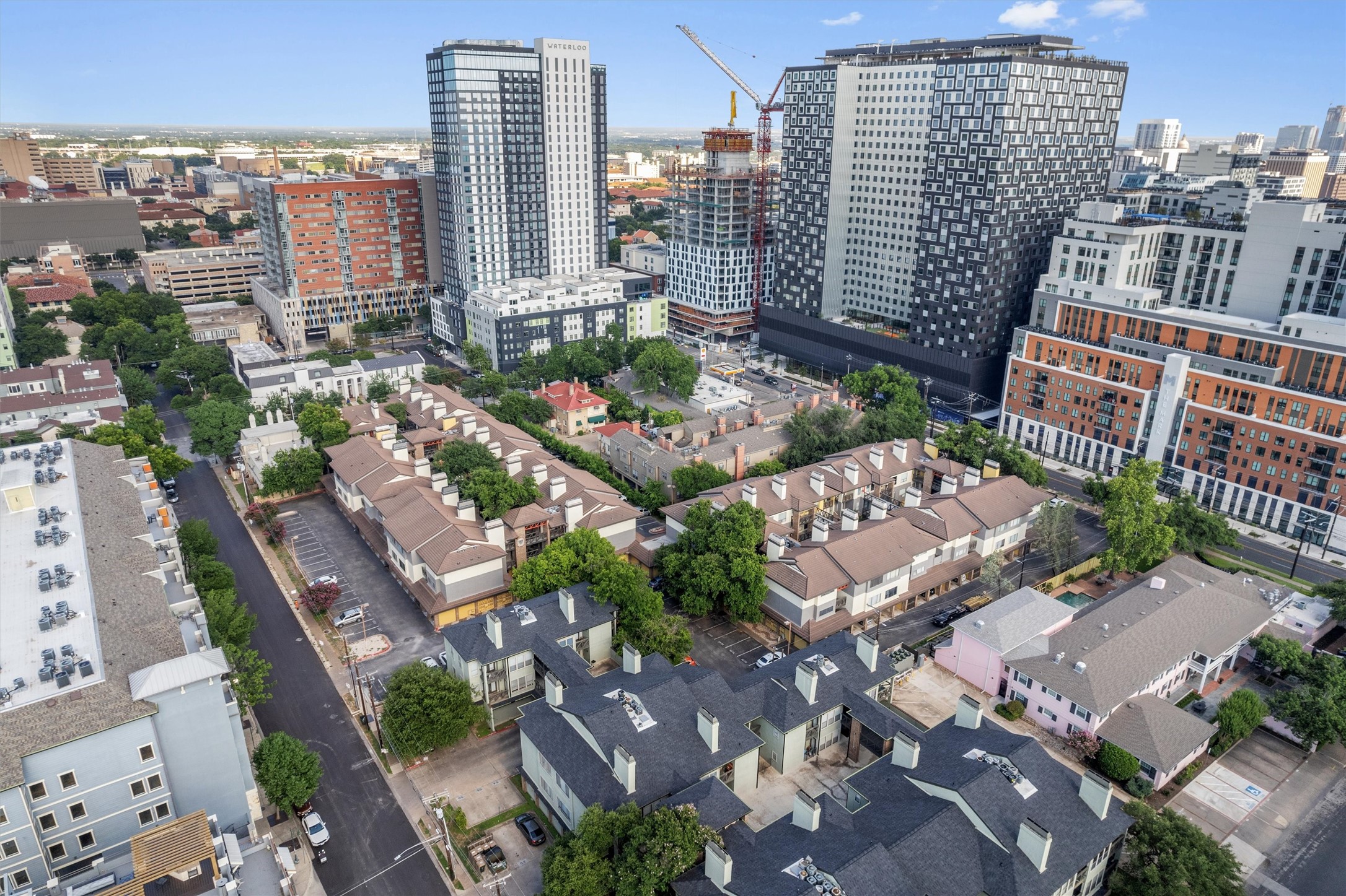 806 West 24th Street, Unit 326 Austin, TX 78705 - Photo 31 of 33 an aerial view of city and lake