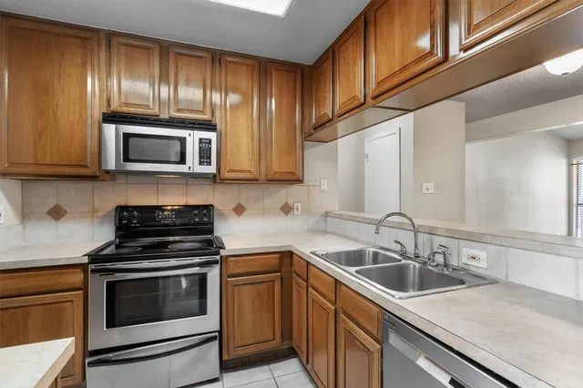 $368,000 | 806 West 24th Street, Unit 326, Austin, TX 78705