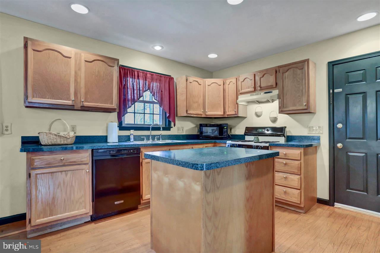 135 Meadow Road York, PA 17406 - Photo 11 of 36 Gallery Image 11