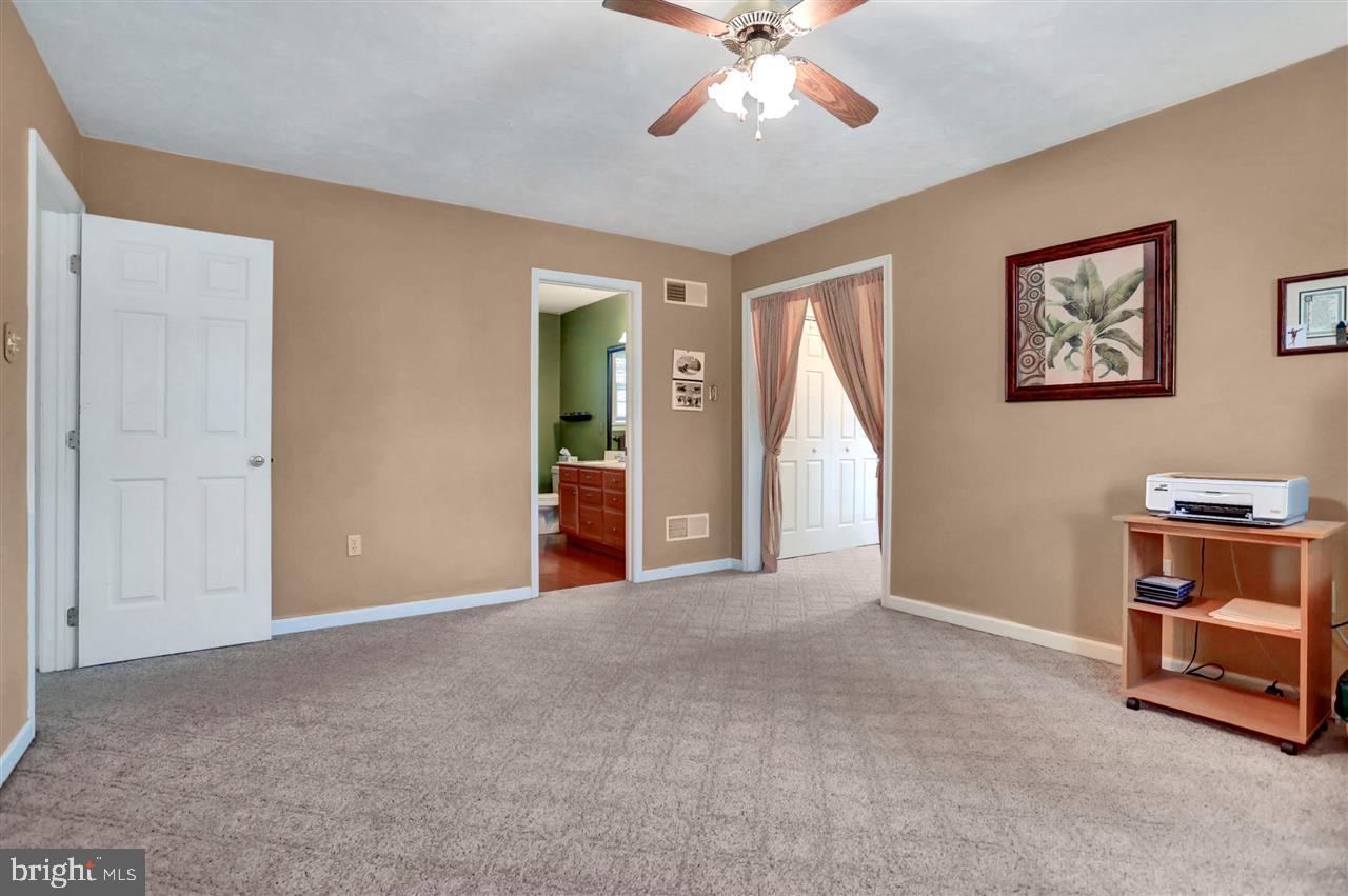 135 Meadow Road York, PA 17406 - Photo 20 of 36 Gallery Image 20