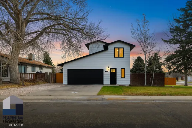 $440,000 | 1421 Newport, Casper, WY 82609