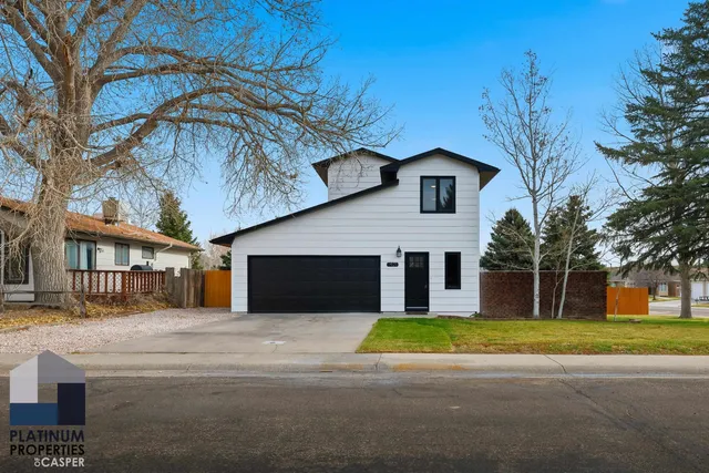 $440,000 | 1421 Newport, Casper, WY 82609