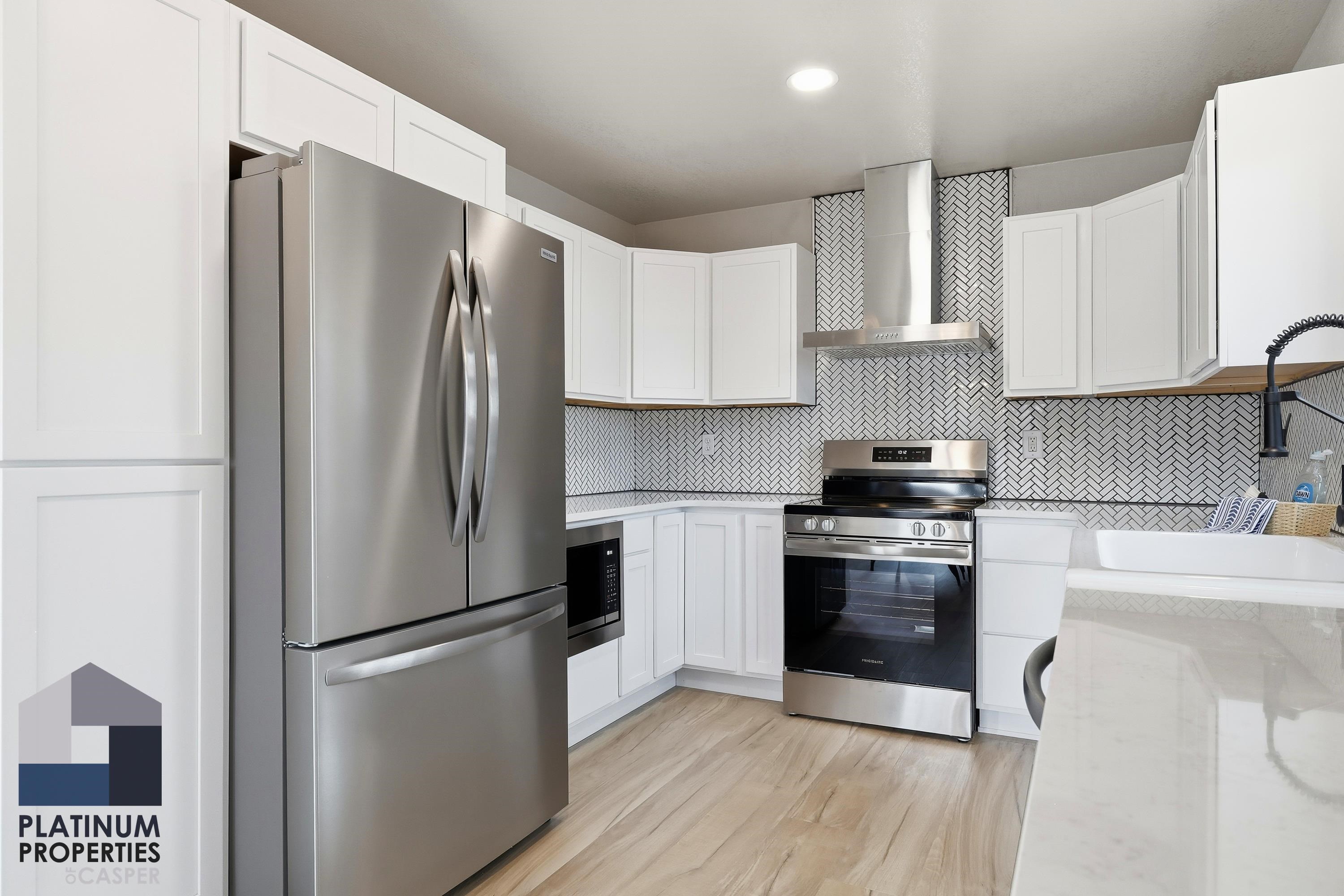 1421 Newport Casper, WY 82609 - Photo 4 of 24