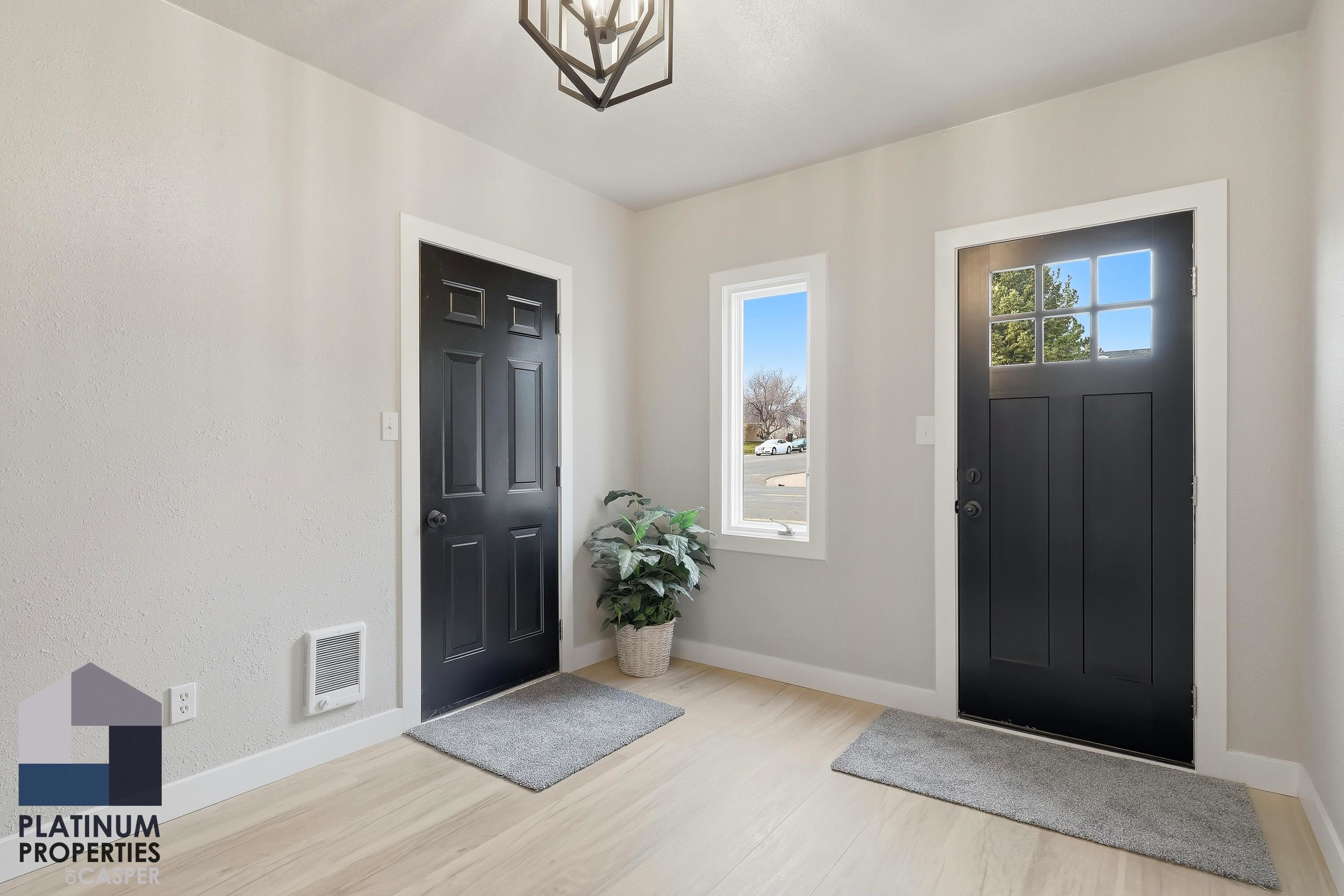 1421 Newport Casper, WY 82609 - Photo 9 of 26