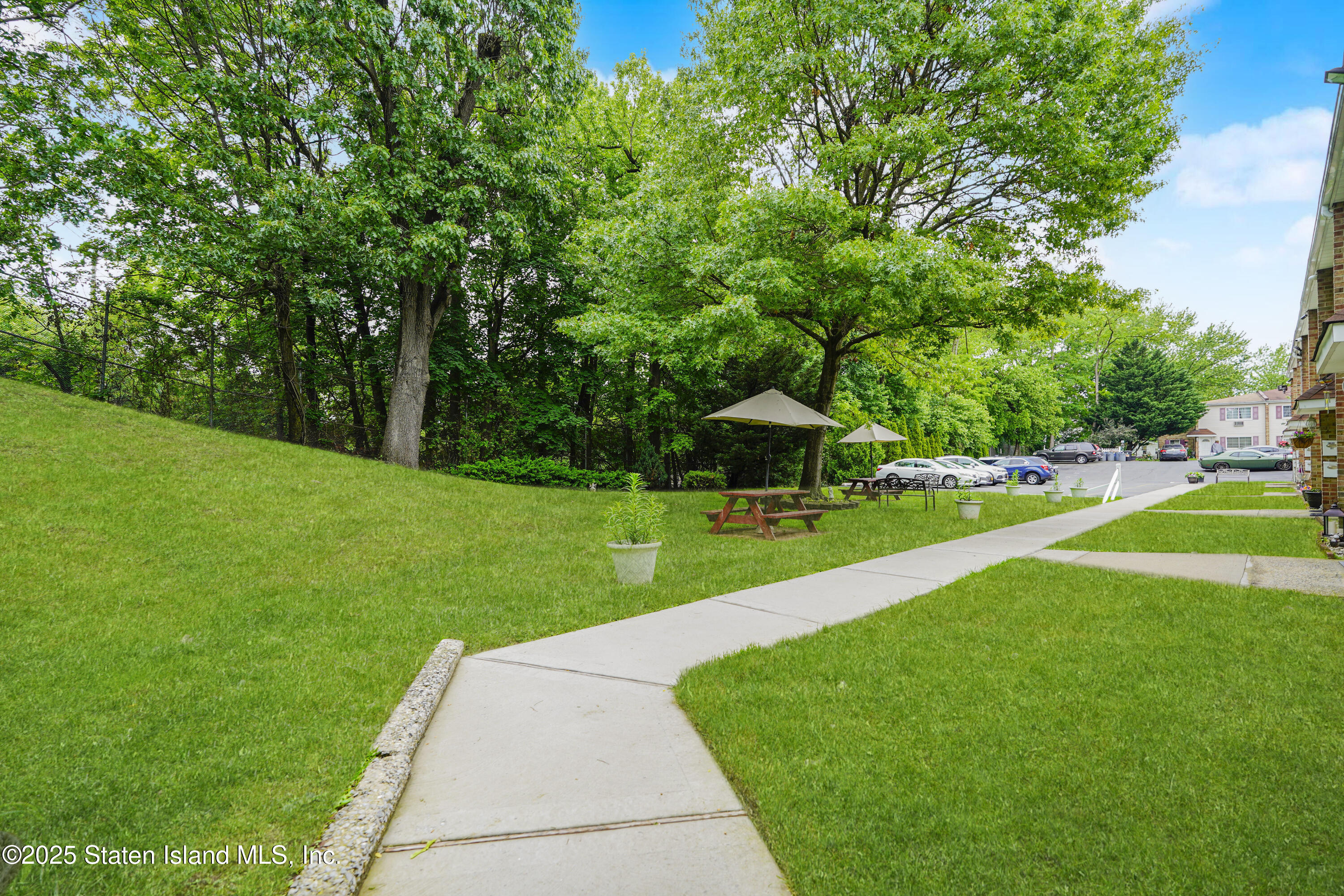3747 Amboy Road, Unit 1A Staten Island, NY 10308 - Photo 4 of 23 IMG_4895