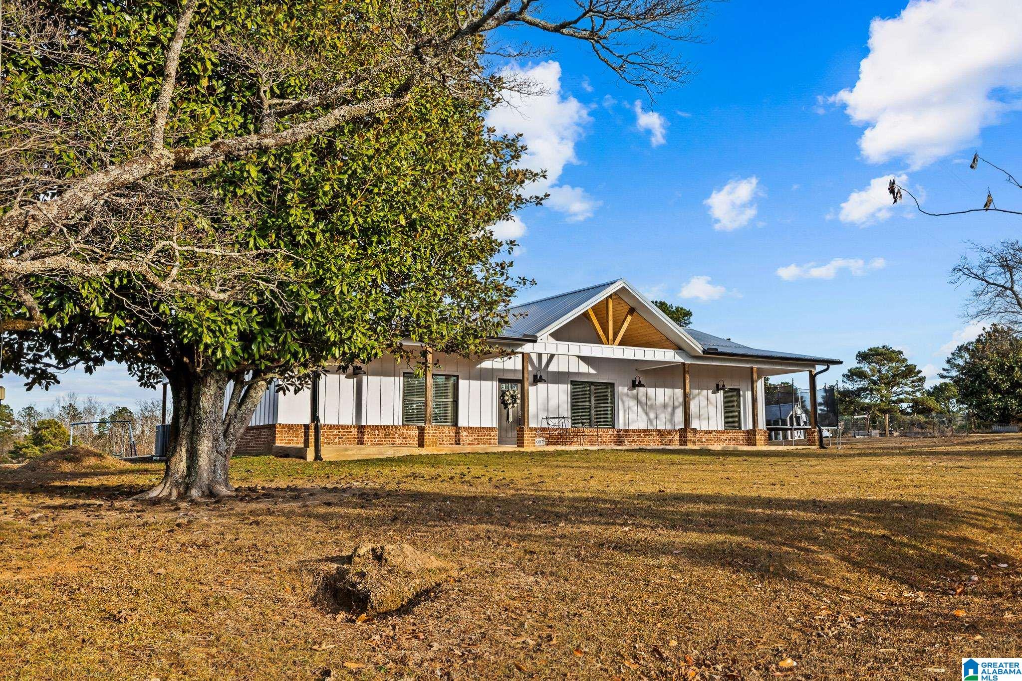 1097 Jones Chapel Road Springville, AL 35146 - Photo 1 of 44