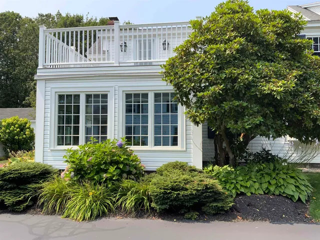 $998,500 | 32 Cable Road, Unit 3, Rye, NH 03870