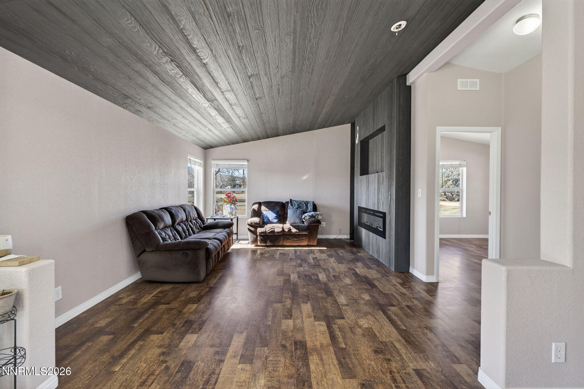 6980 Pontiac Drive Reno, NV 89506 - Photo 10 of 48 9-web-or-mls-6980 Pontiac Dr-9