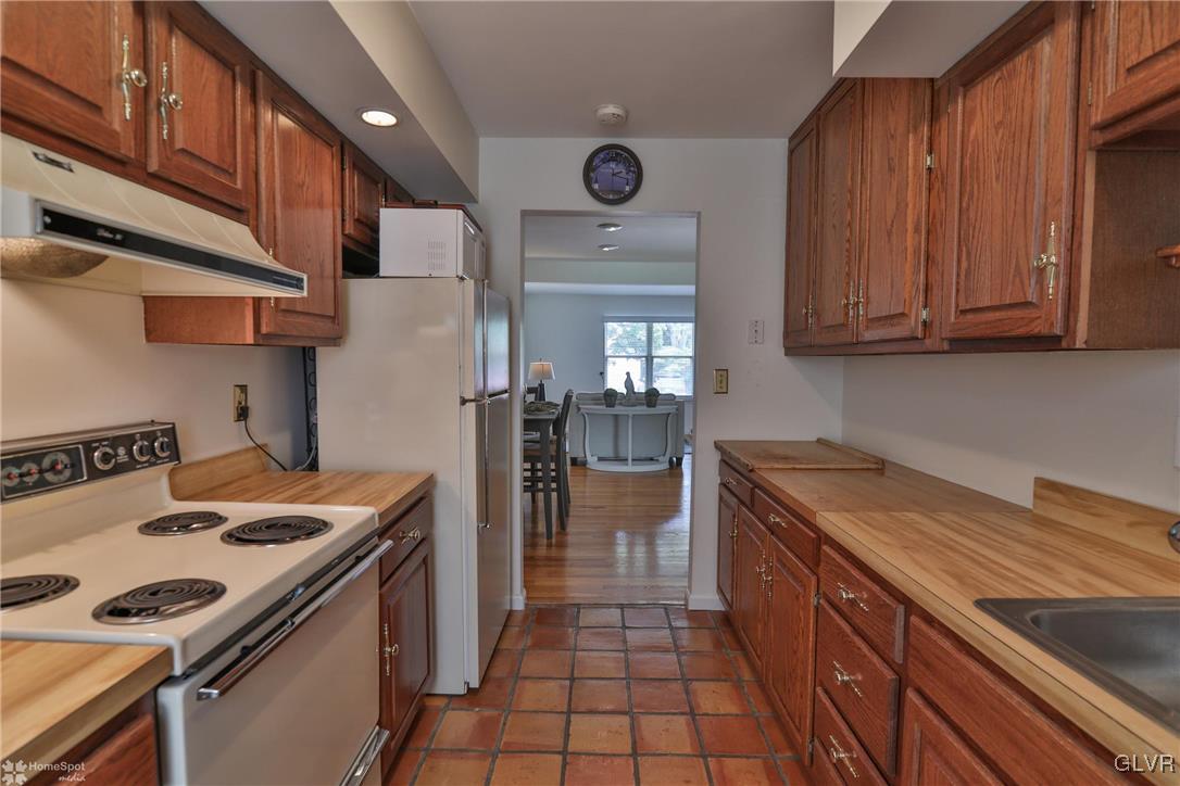 170 Springhouse Road Allentown, PA 18104 - Photo 7 of 25 Kitchen with gorgeous tile