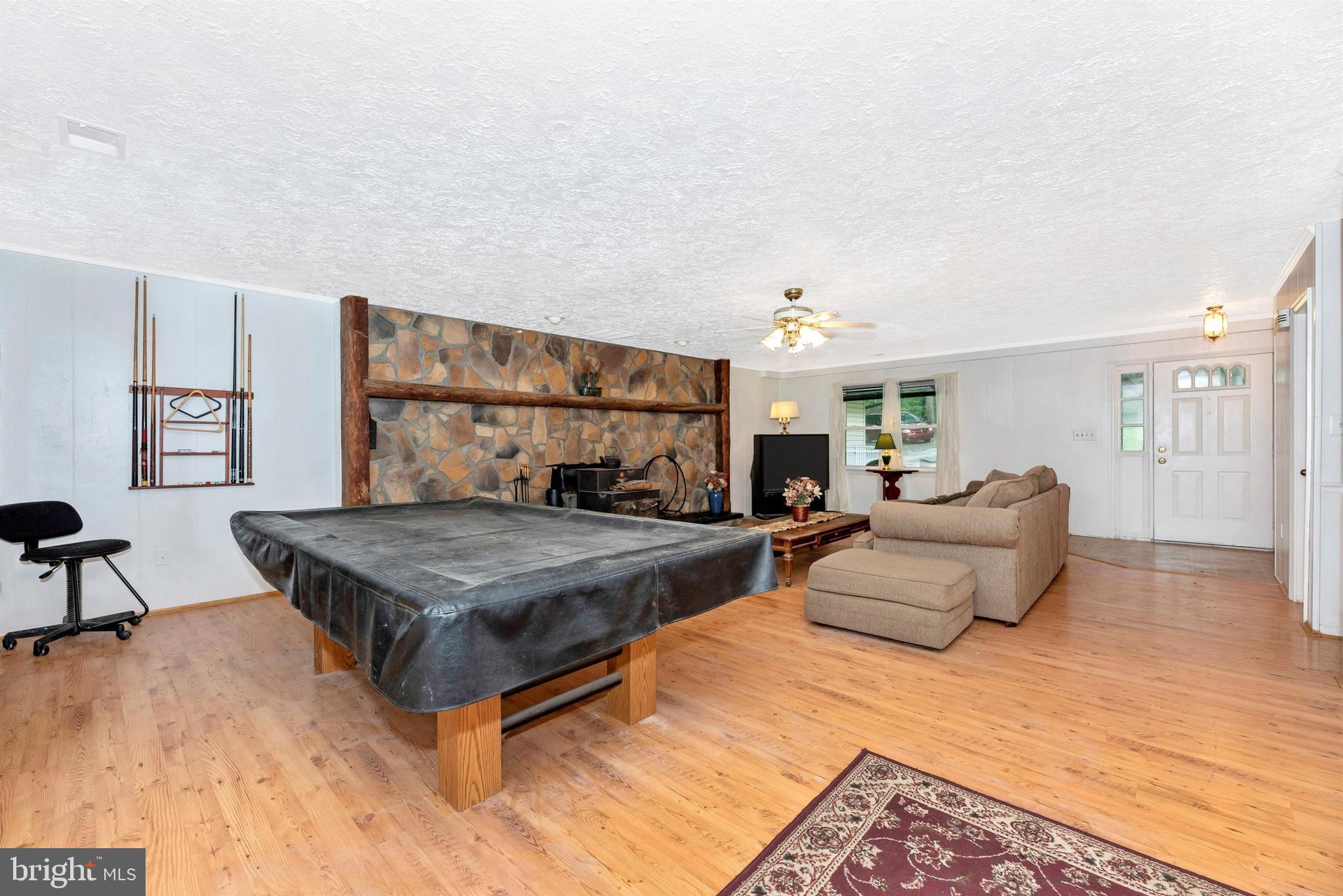 14106 Harrisville Road Mount Airy, MD 21771 - Photo 5 of 55 Entry into Large Great Room