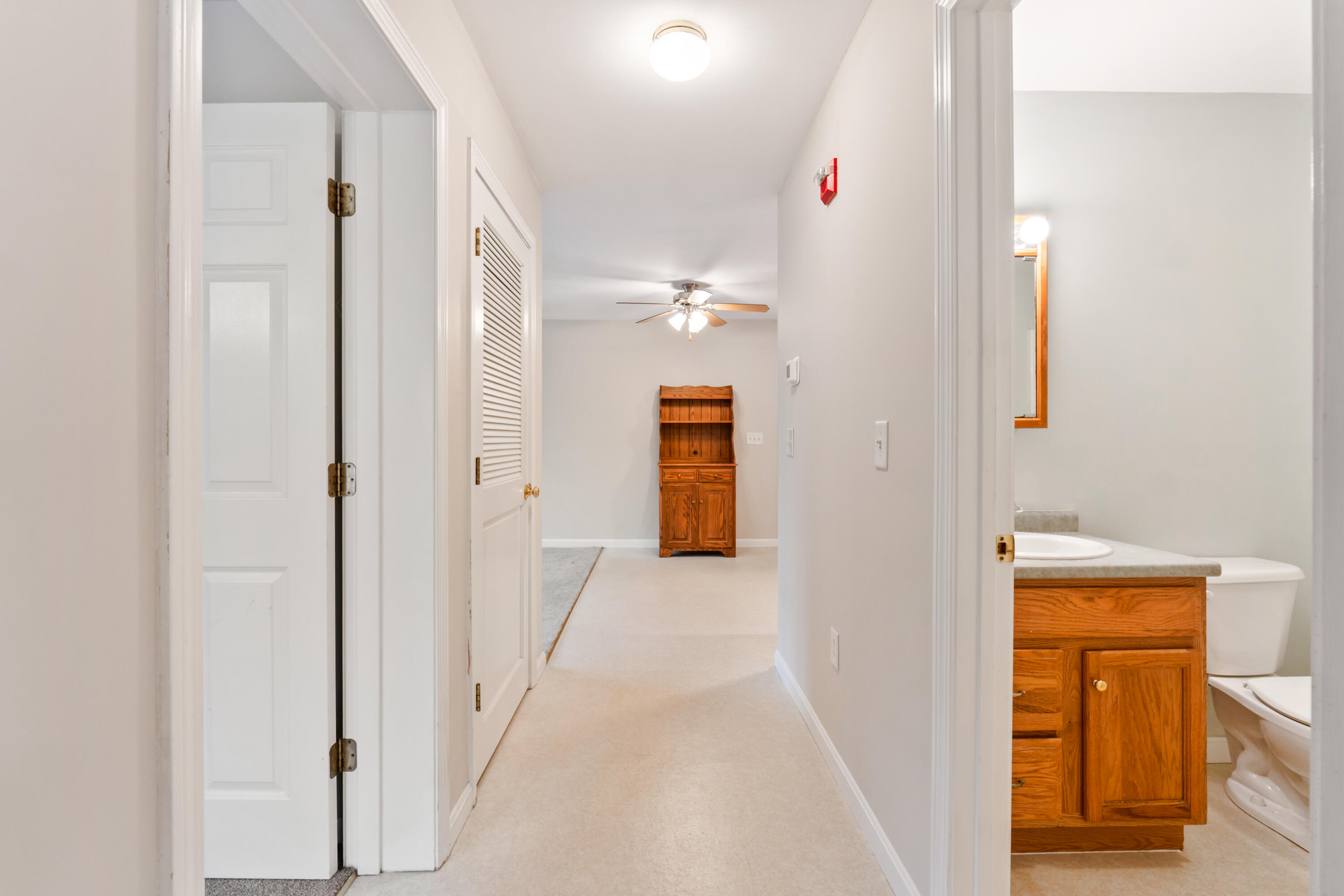 106 Rita Way, Unit 106 Brunswick, ME 04011 - Photo 12 of 31 Hallway