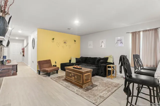 $1,500 | 11910 Pewee, San Antonio, TX 78221