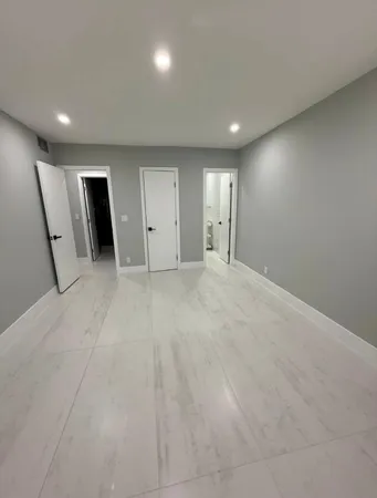 $2,000 | 2191 Northeast 68th Street, Unit 403, Fort Lauderdale, FL 33308