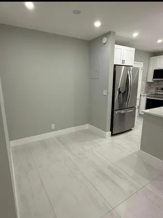 $2,000 | 2191 Northeast 68th Street, Unit 403, Fort Lauderdale, FL 33308