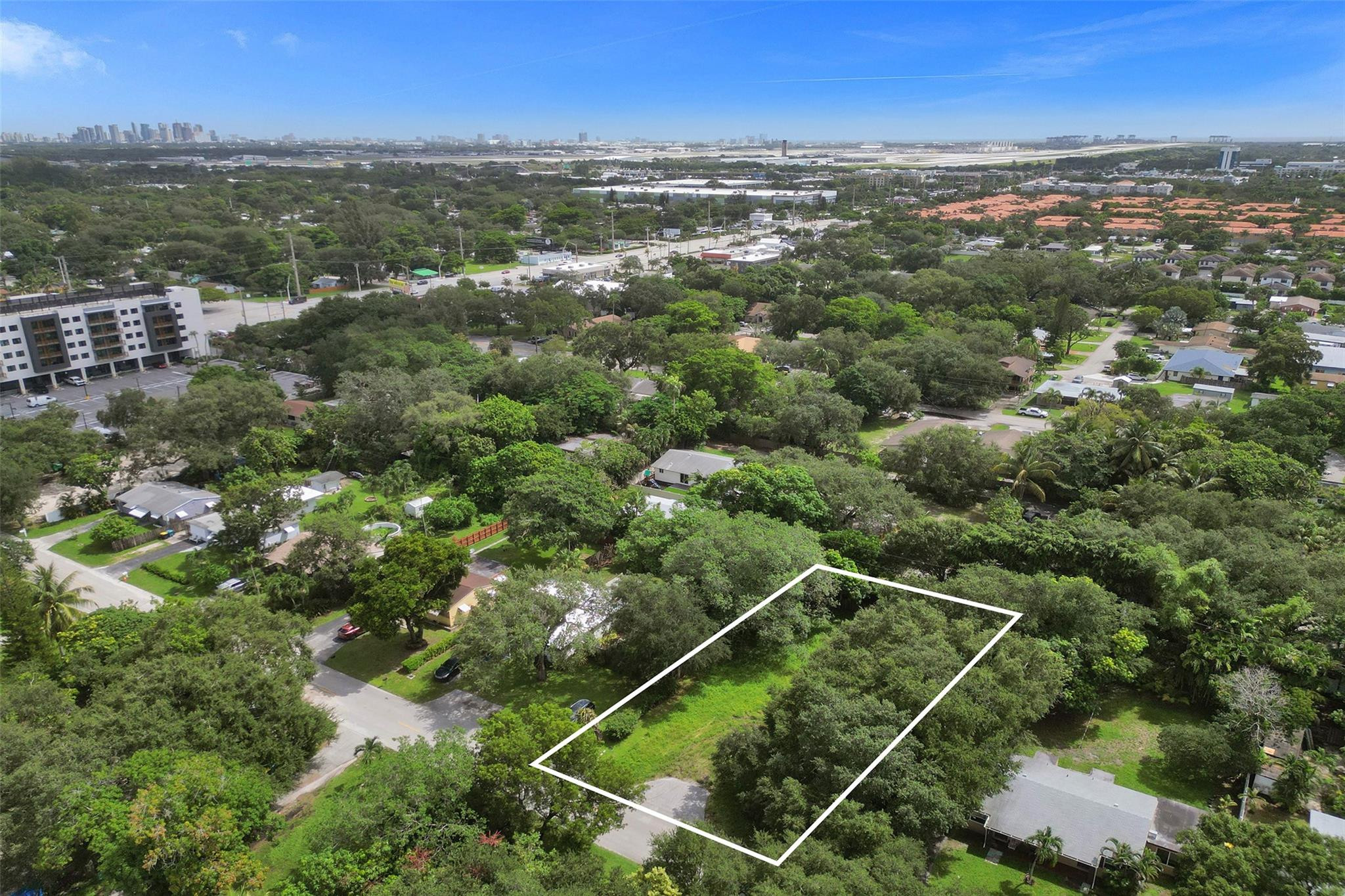 4958 Southwest 28th Avenue Dania Beach, FL 33312 - Photo 4 of 9 Photo 4