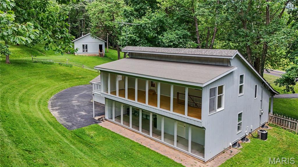 4120 Charbonier Road Florissant, MO 63031 - Photo 33 of 53