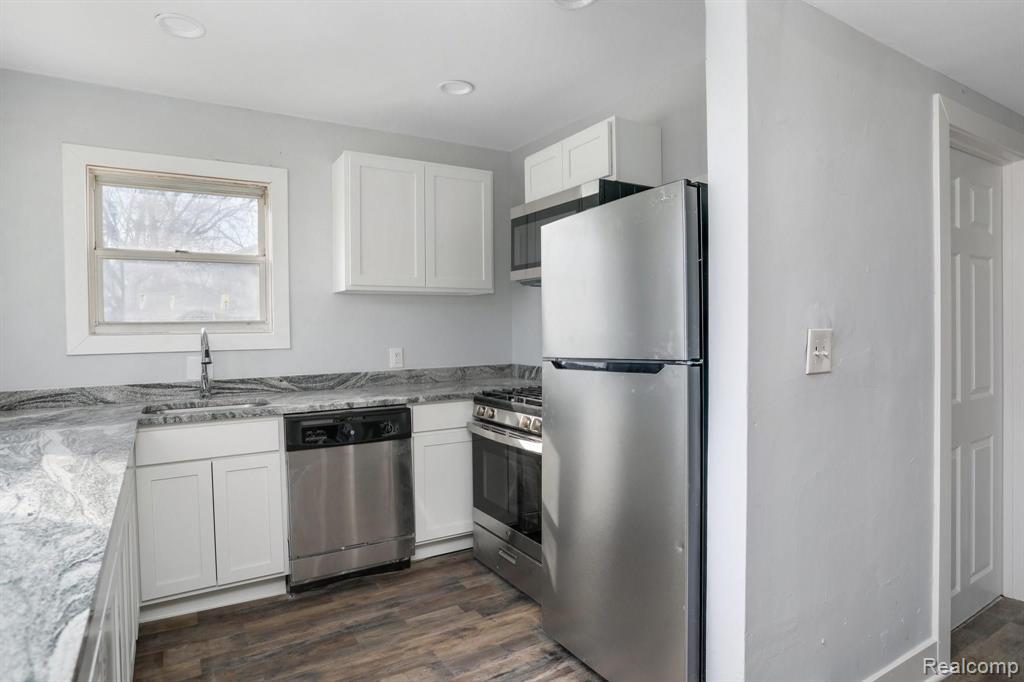 21019 Waltham Road Warren, MI 48089 - Photo 4 of 17