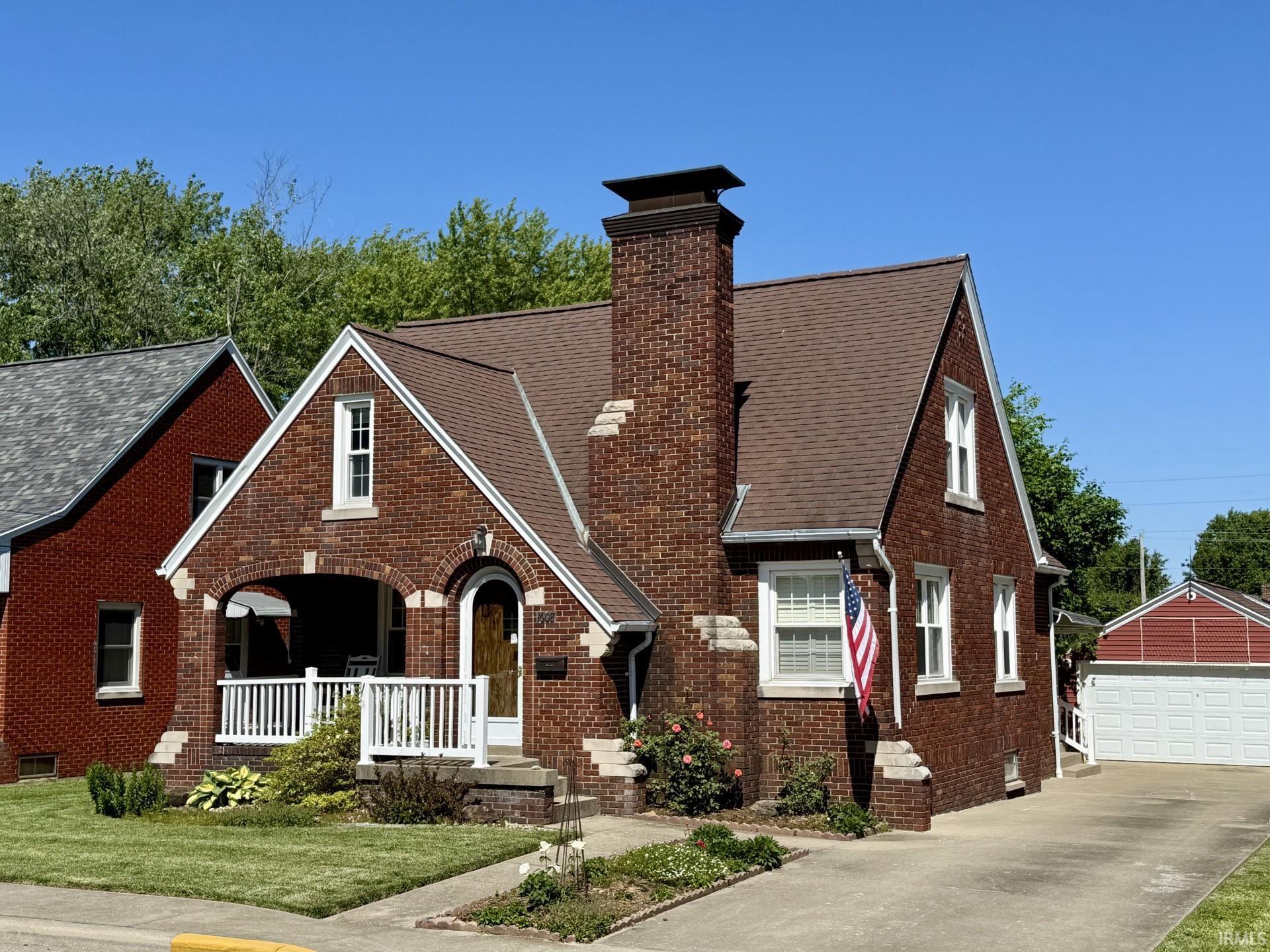 1608 Jackson Street Jasper, IN 47546 - Photo 2 of 40