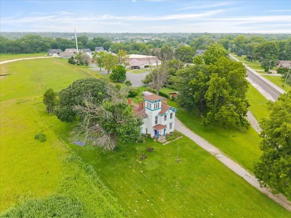 $214,995 | 4804 Northwest Boulevard, Davenport, IA 52806