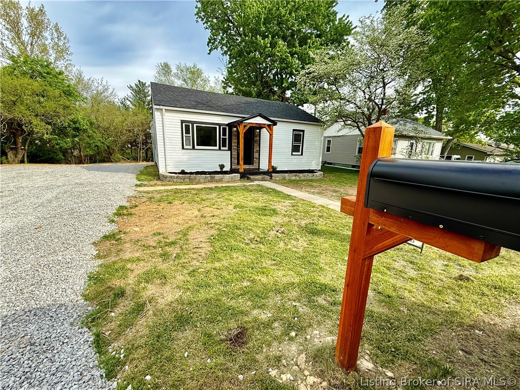 315 Vest Road Henryville, IN 47126 - Photo 2 of 29