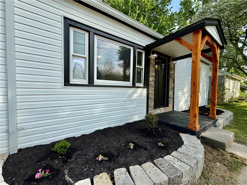 315 Vest Road Henryville, IN 47126 - Photo 6 of 29